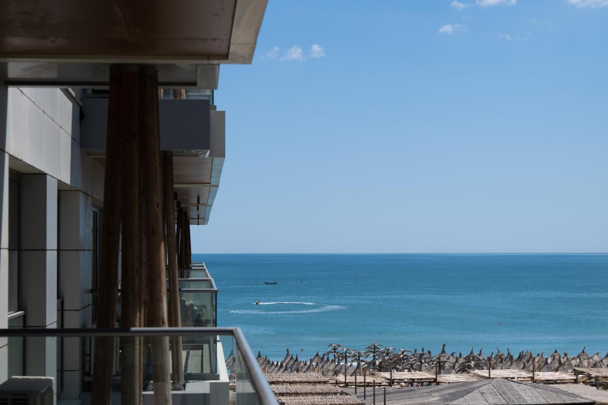 Apartament Zora - L&C Beach Home Năvodari Exterior foto